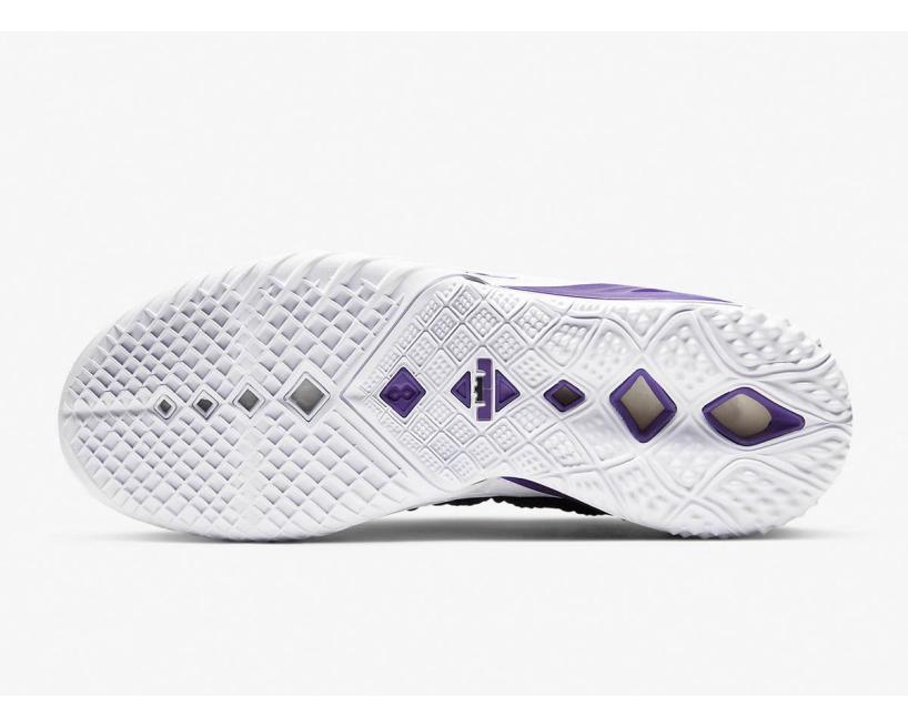 Nike LeBron 18 (CQ9283-004)