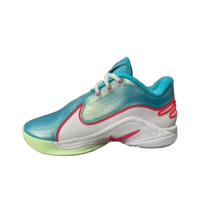 Nike LeBron 22 "Christmas" (HV5147-600)